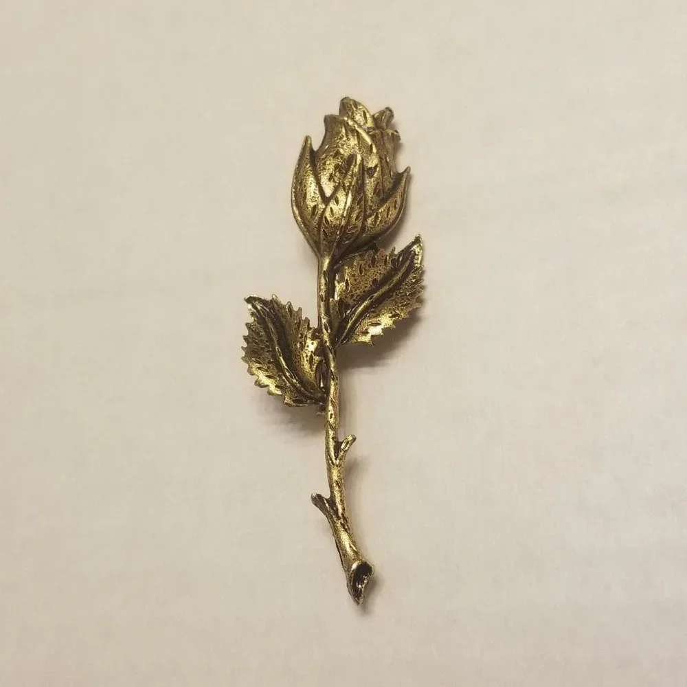 Unsigned gold tone rose pin brooch - Picture 1 of 4